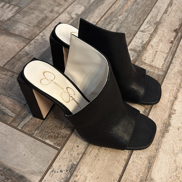 Jessica Simpson heels size 6.5 - Picture 9 of 13